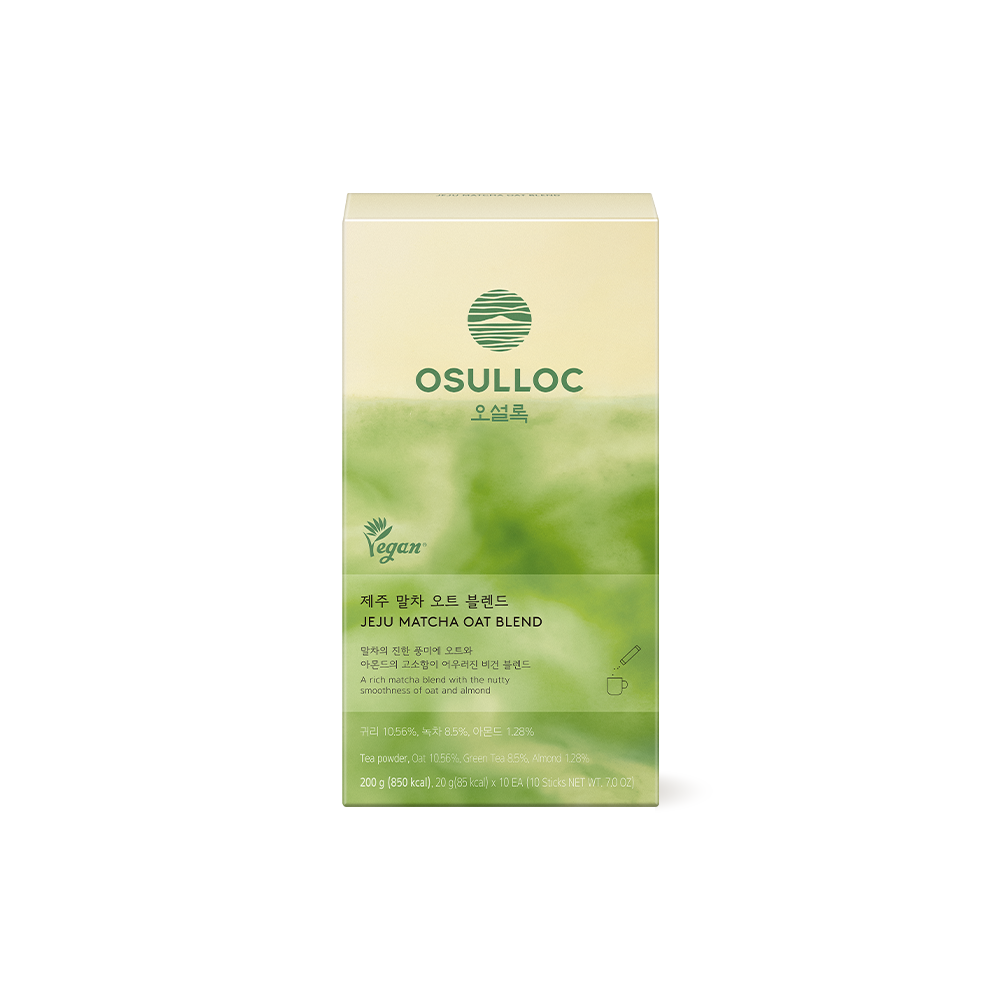 Boîte OSULLOC Jeju Matcha Oat Blend de 10 sticks sur fond clair