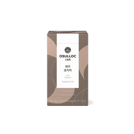 Boîte grise OSULLOC Jeju Hojicha de 20 sachets sur fond clair