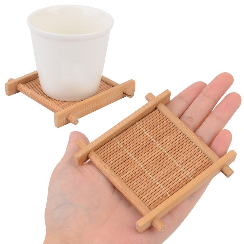 Dessous de tasse bambou avec tasse de thé
