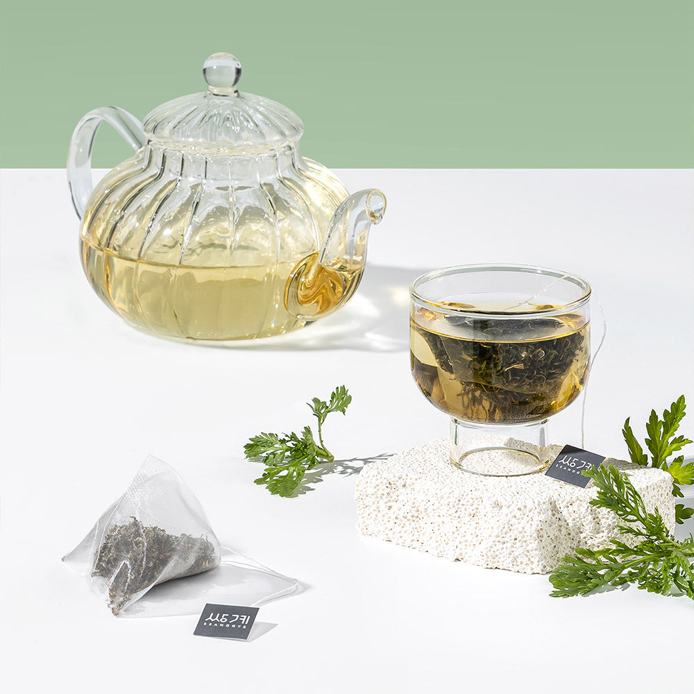 Armoise Ssuk en théière et tasse