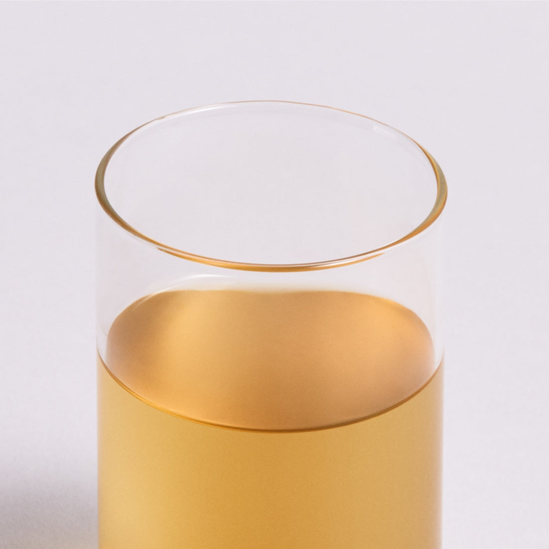 verre de OSULLOC Peach Black Tea 