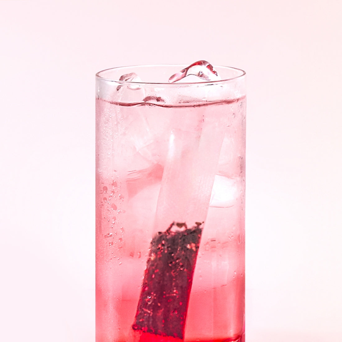 OSULLOC Sweet Hibiscus Cold Brew Tea verre