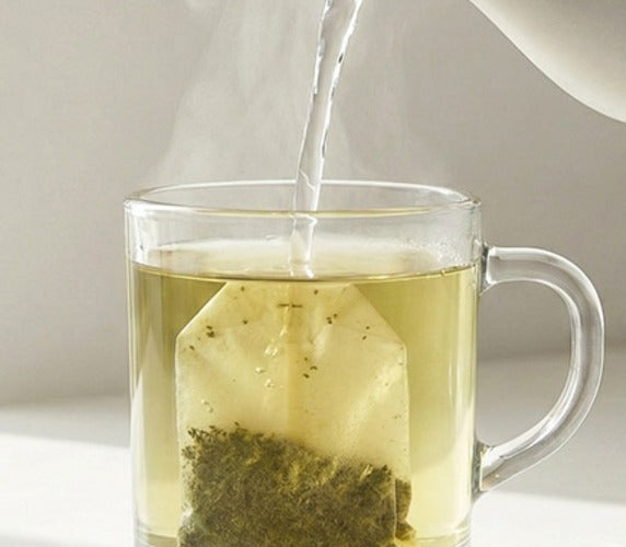 Feuilles de menthe poivrée et sachet